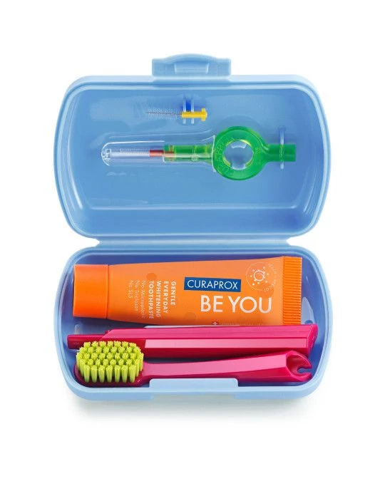 Curaprox Travel Set Utazó szett KÉK (fogkefe, mini fogkrém, fogköztisztító kefe)
