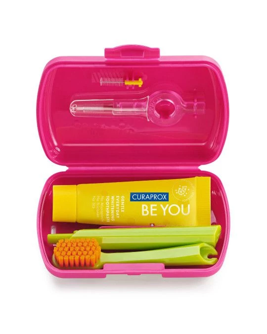 Curaprox Travel Set Utazó szett MAGENTA (fogkefe, mini fogkrém, fogköztisztító kefe)
