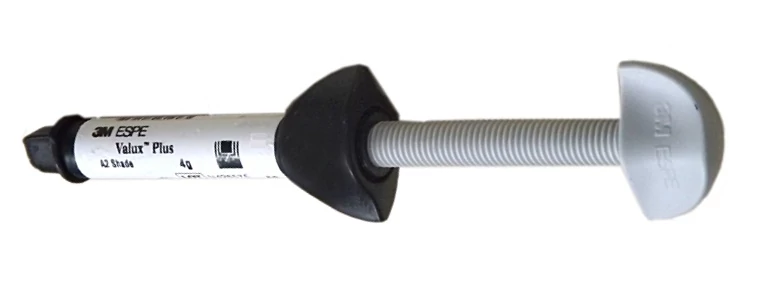 Valux Plus tömőanyag A1 4g - 3M-ESPE