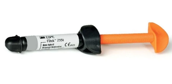 Filtek Z550 Utántöltő OA2 4g - 3M-ESPE
